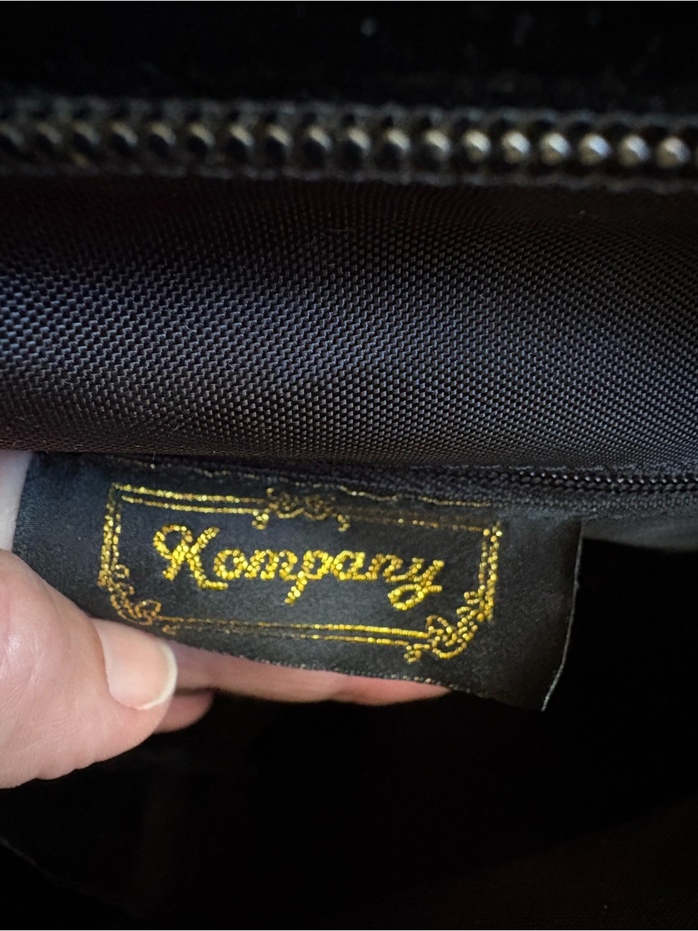Vintage Kompany Wool Needlepoint Black Leather Golden Retriever Tote Bag - Picture 4 of 9